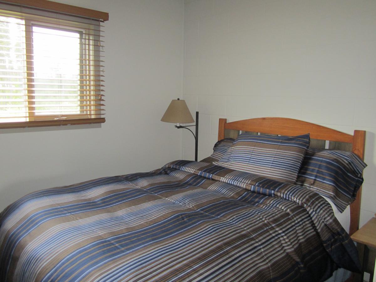 Saddle Mountain Lodge Блю-Ривер Экстерьер фото